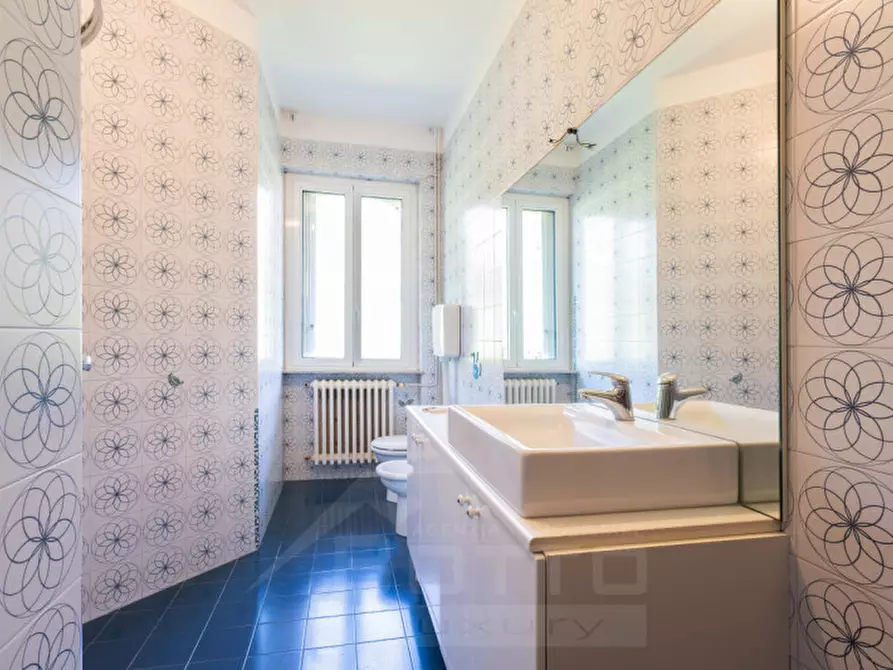 Immagine 20 di Villa in vendita  in Via Giusto Caligara 2 a Arona