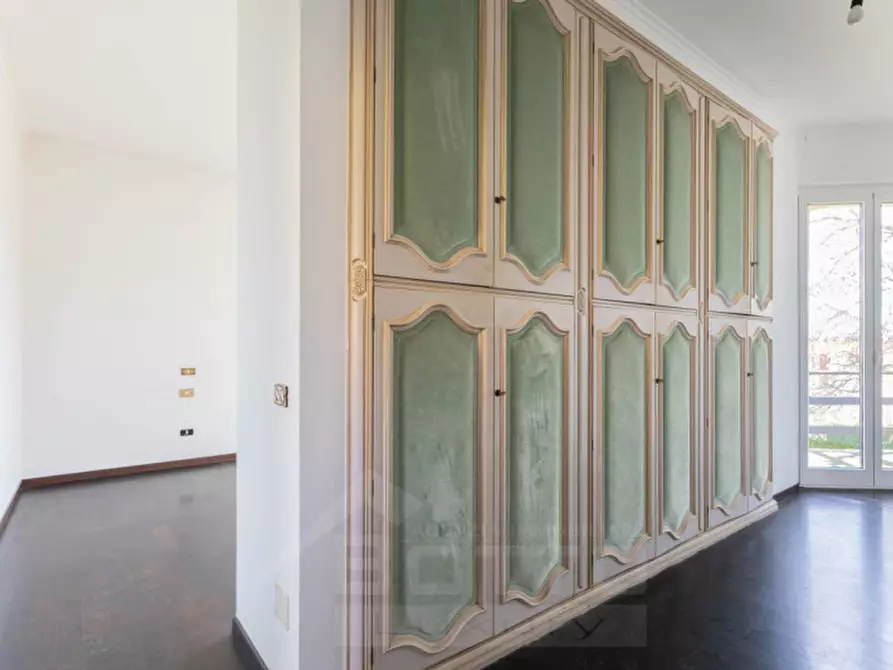 Immagine 22 di Villa in vendita  in Via Giusto Caligara 2 a Arona