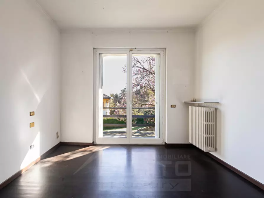 Immagine 24 di Villa in vendita  in Via Giusto Caligara 2 a Arona
