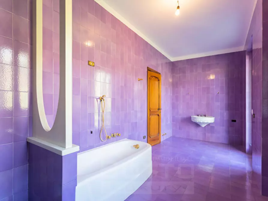 Immagine 27 di Villa in vendita  in Via Giusto Caligara 2 a Arona