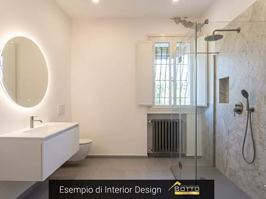 Immagine 32 di Villa in vendita  in Via Giusto Caligara 2 a Arona