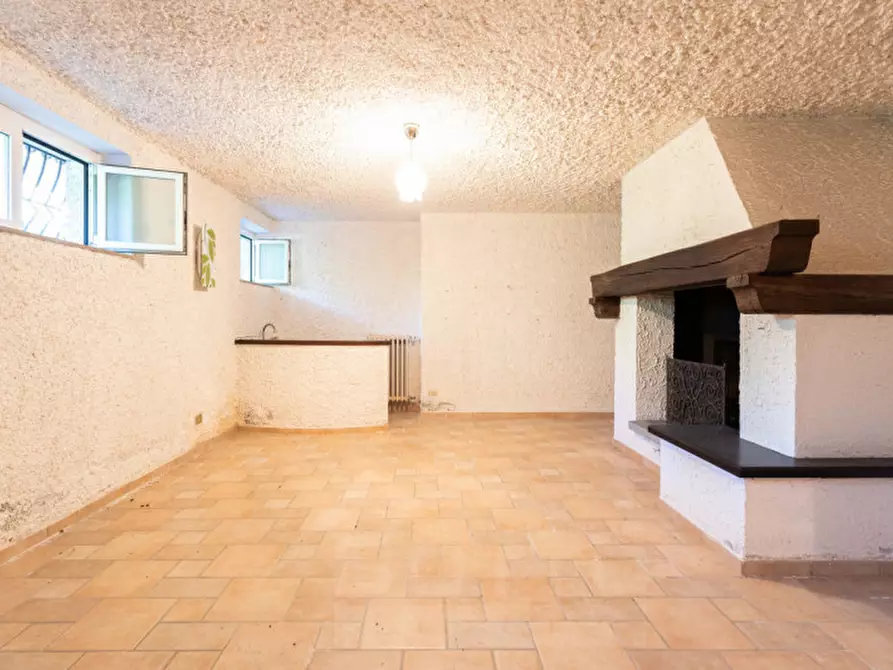 Immagine 37 di Villa in vendita  in Via Giusto Caligara 2 a Arona