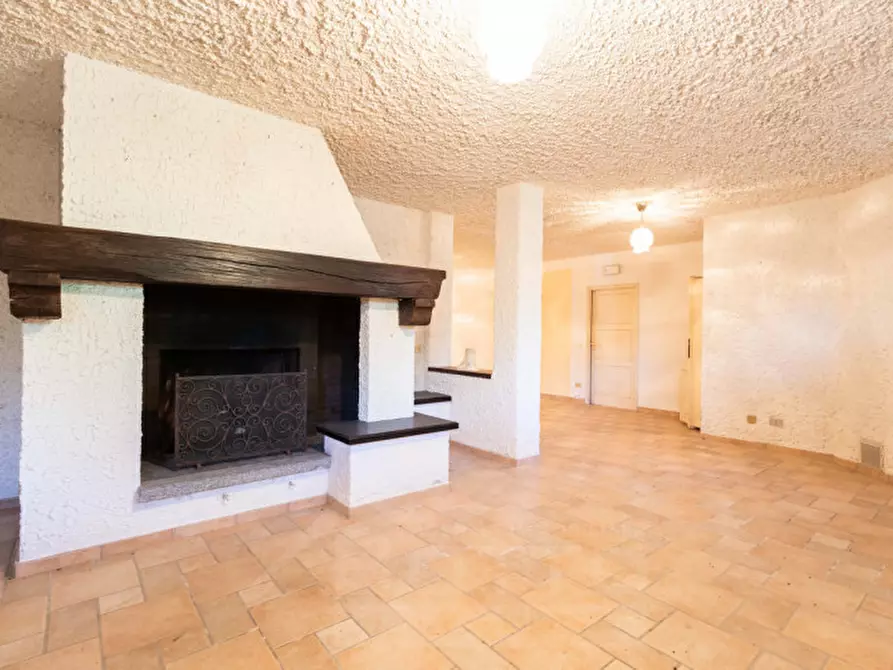 Immagine 38 di Villa in vendita  in Via Giusto Caligara 2 a Arona