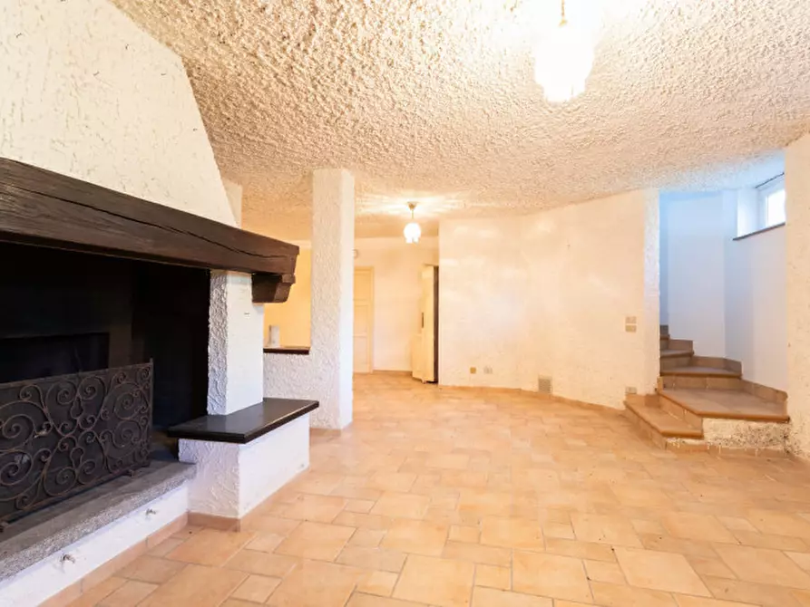 Immagine 39 di Villa in vendita  in Via Giusto Caligara 2 a Arona