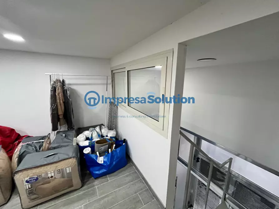 Immagine 8 di Negozio in vendita  in Via Carminiello al Mercato a Napoli