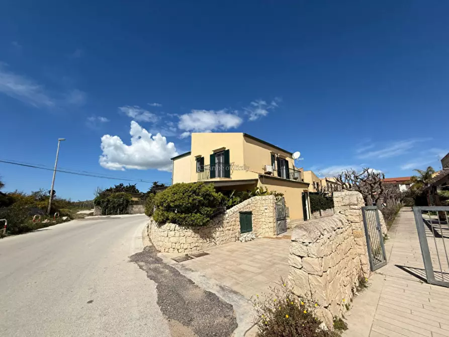 Immagine 35 di Villetta a schiera in vendita  in Via del Laghetto a Modica