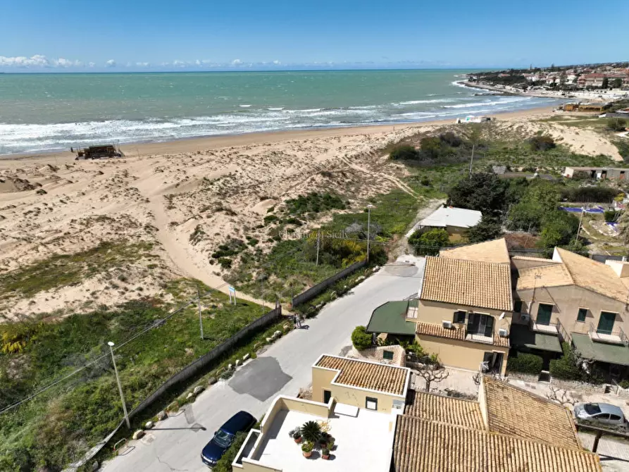 Immagine 41 di Villetta a schiera in vendita  in Via del Laghetto a Modica