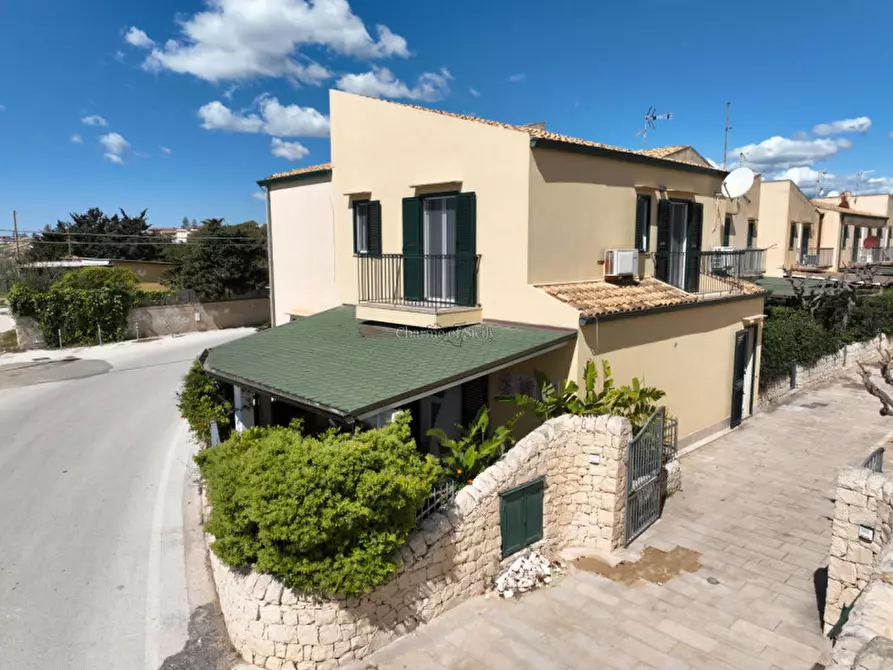 Immagine 43 di Villetta a schiera in vendita  in Via del Laghetto a Modica