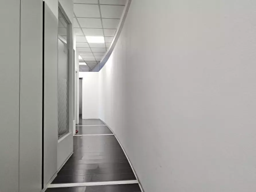 Immagine 15 di Ufficio in affitto  in Via vecchia Ferriera a Vicenza