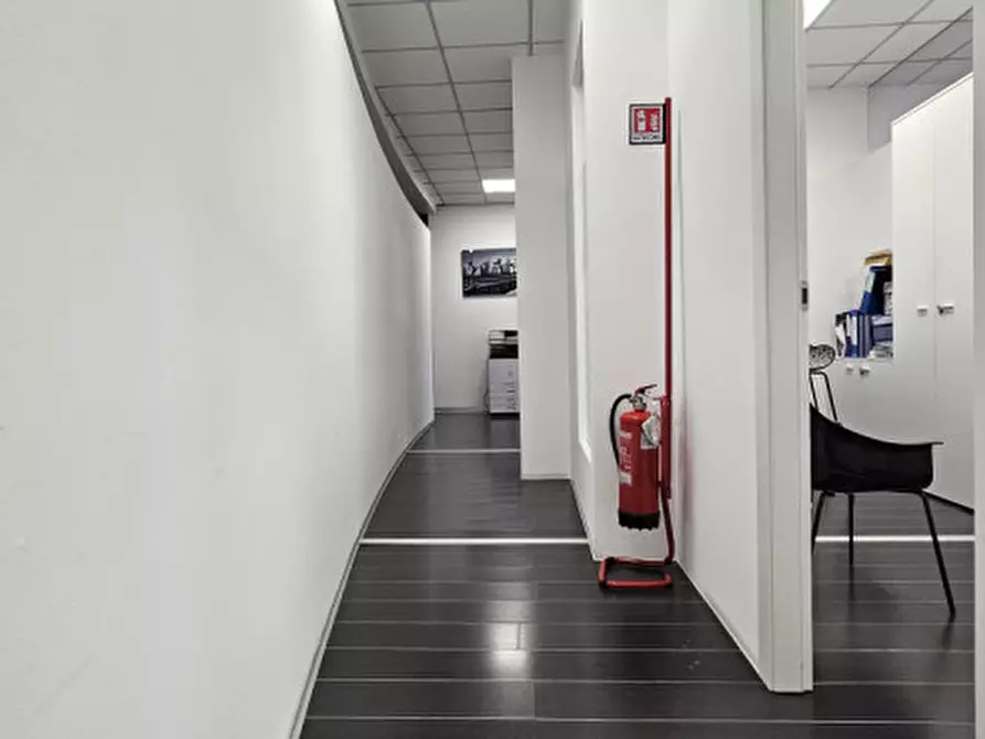 Immagine 16 di Ufficio in affitto  in Via vecchia Ferriera a Vicenza