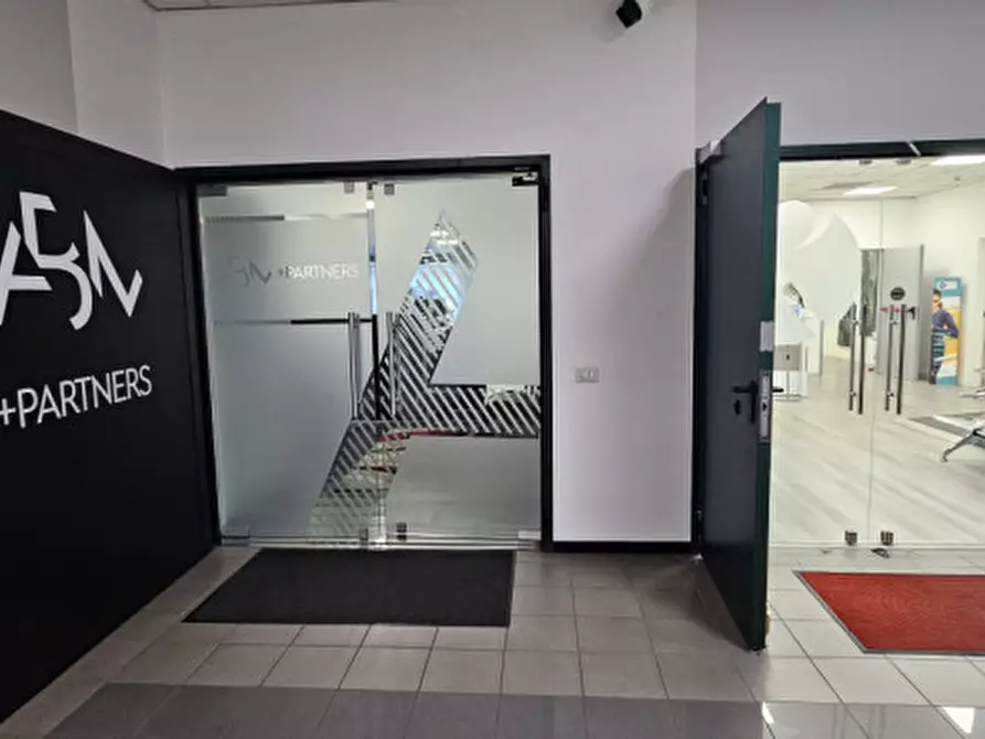 Immagine 17 di Ufficio in affitto  in Via vecchia Ferriera a Vicenza