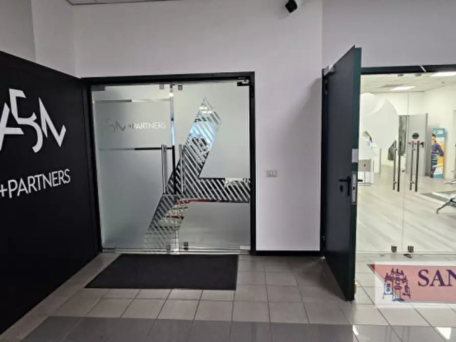 Immagine 18 di Ufficio in affitto  in Via vecchia Ferriera a Vicenza