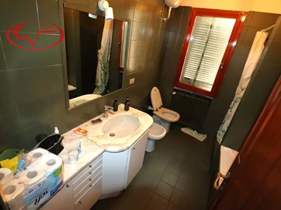 Immagine 22 di Villa in vendita  in Via Chiantigiana a Montevarchi