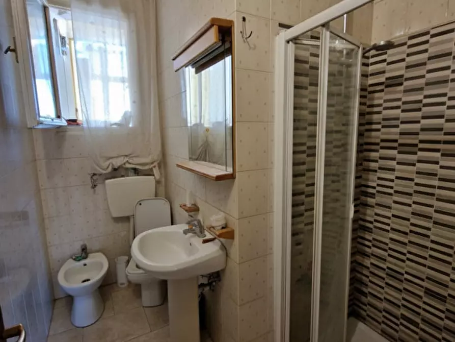 Immagine 13 di Appartamento in vendita  in Via Barbieri a Abano Terme