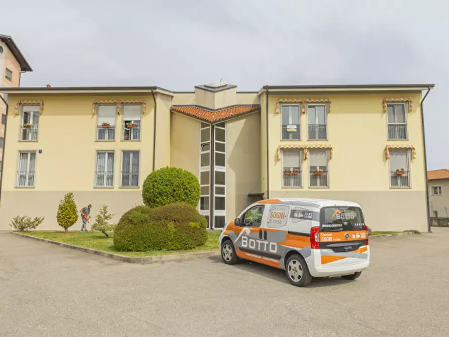 Immagine 15 di Appartamento in vendita  in Via Raimondo Negri. 10 a Romagnano Sesia