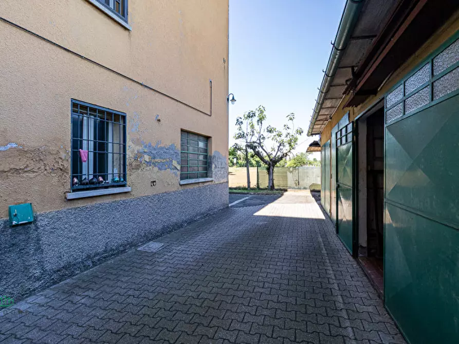 Immagine 31 di Appartamento in vendita  in VIA EMILIA 301 a San Lazzaro Di Savena