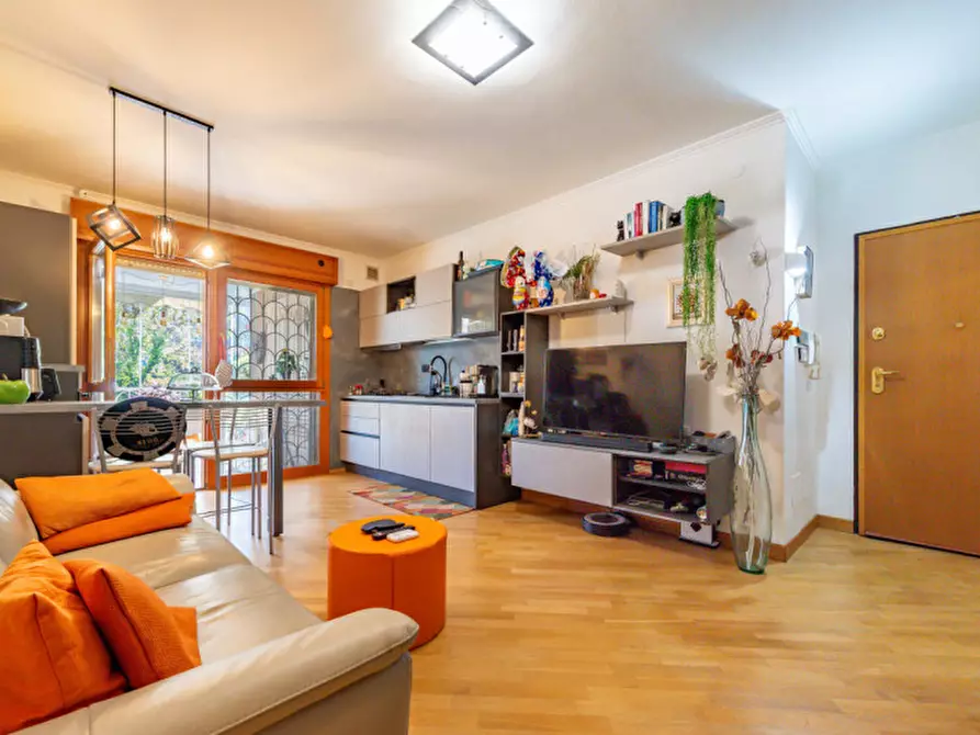 Immagine 3 di Appartamento in vendita  in VIALE VINCENZO MARRONARO 134 a Roma