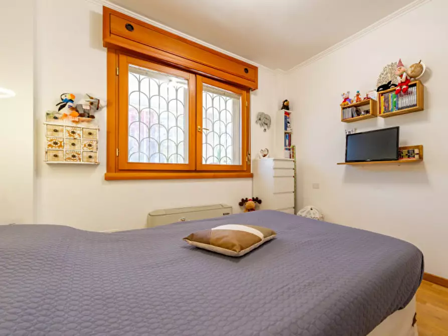 Immagine 11 di Appartamento in vendita  in VIALE VINCENZO MARRONARO 134 a Roma