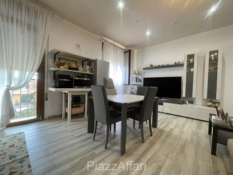 Immagine 35 di Casa indipendente in vendita  in Via Giuseppe Garibaldi a Correzzola