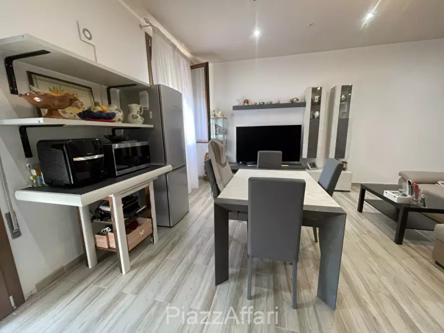 Immagine 36 di Casa indipendente in vendita  in Via Giuseppe Garibaldi a Correzzola