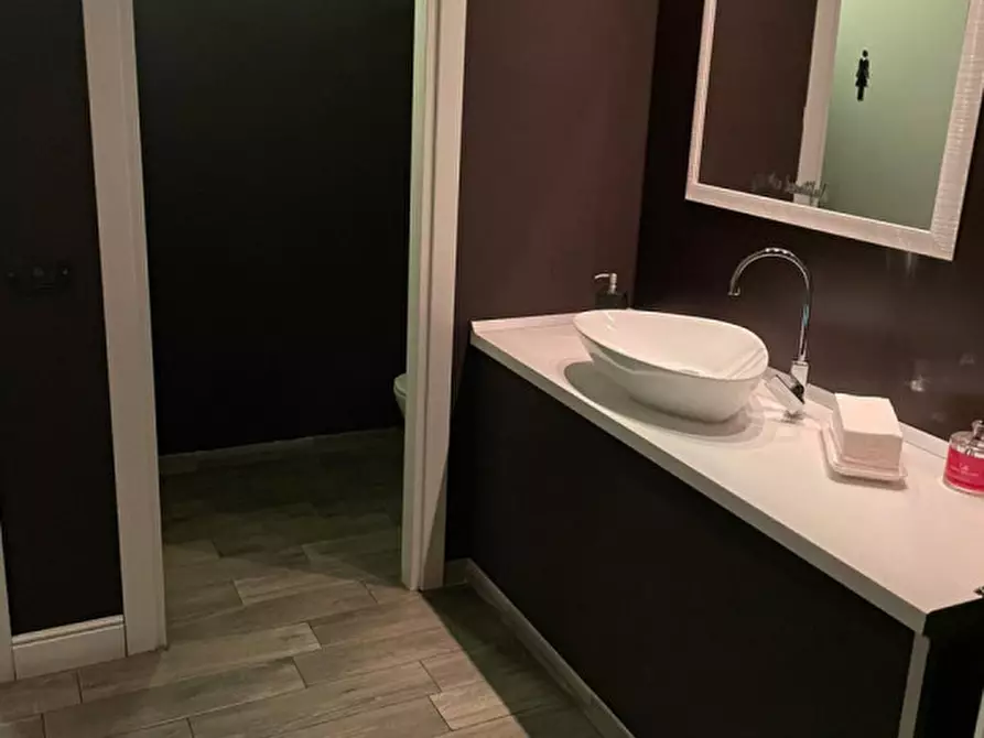 Immagine 13 di Attività commerciale in vendita  in Corso di Porta Romana a Milano