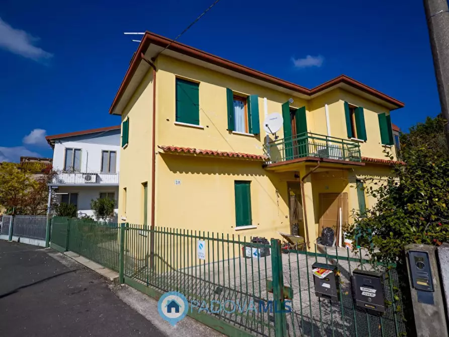 Immagine 1 di Casa bifamiliare in vendita  a Selvazzano Dentro