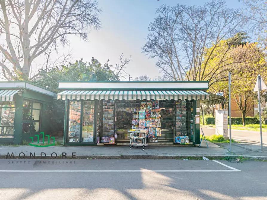 Immagine 1 di Attività commerciale in vendita  in Via Alberto dall'Olio a Bologna
