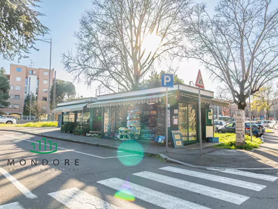 Immagine 2 di Attività commerciale in vendita  in Via Alberto dall'Olio a Bologna