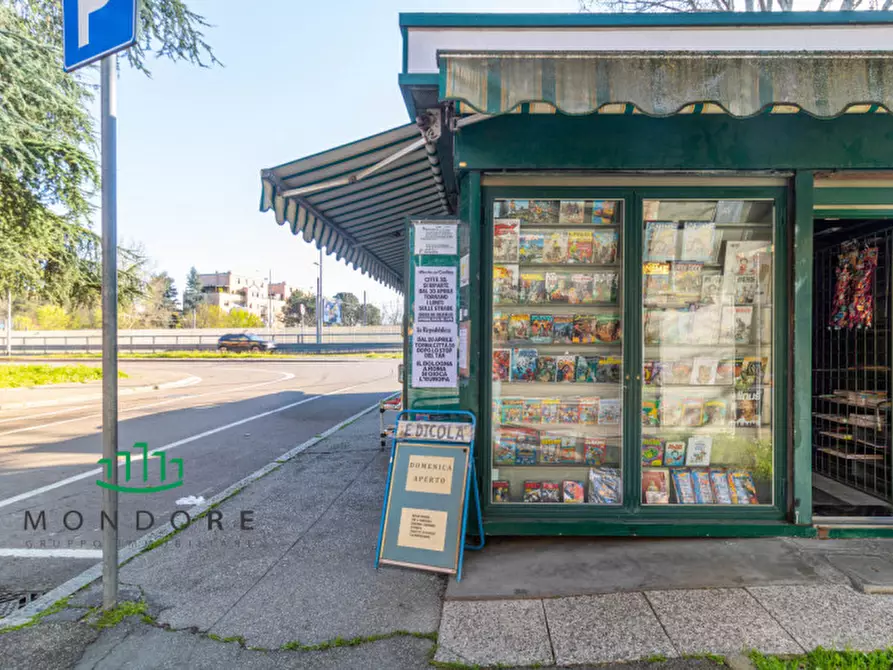 Immagine 3 di Attività commerciale in vendita  in Via Alberto dall'Olio a Bologna