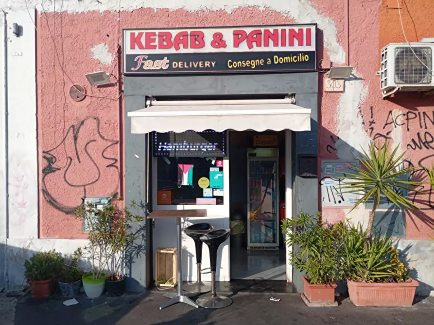 Immagine 5 di Negozio in vendita  in Via Casilina 303/A a Roma