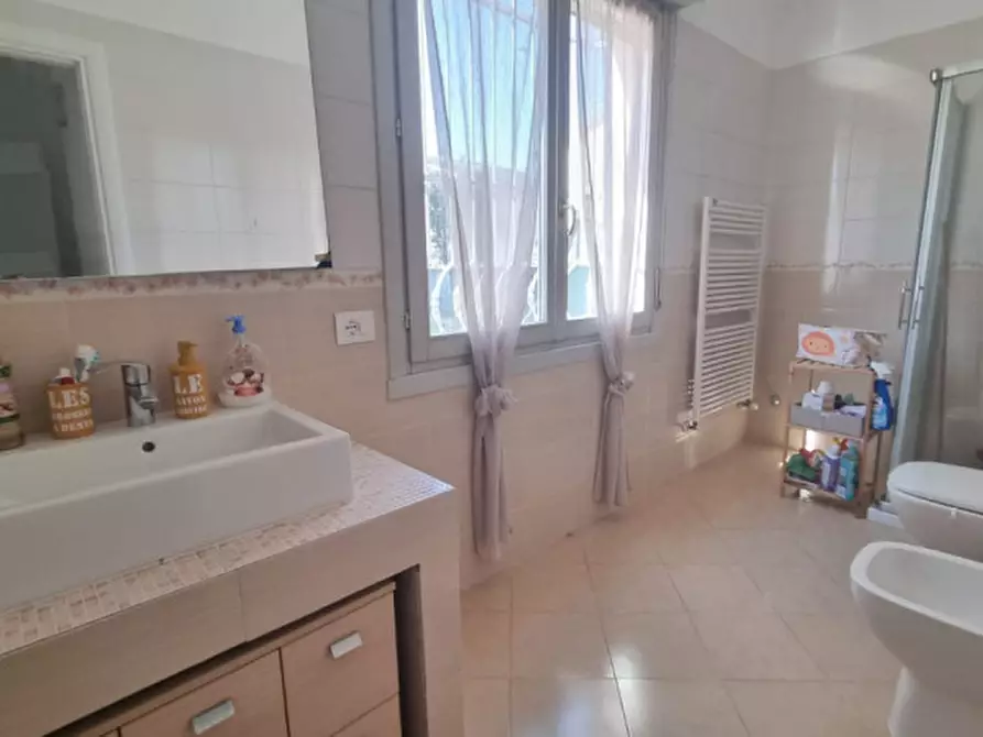 Immagine 5 di Casa bifamiliare in vendita  in Via Camillo Prampolini a Correggio