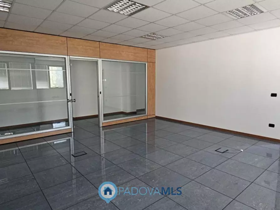 Immagine 6 di Ufficio in affitto  in Via Austria a Padova