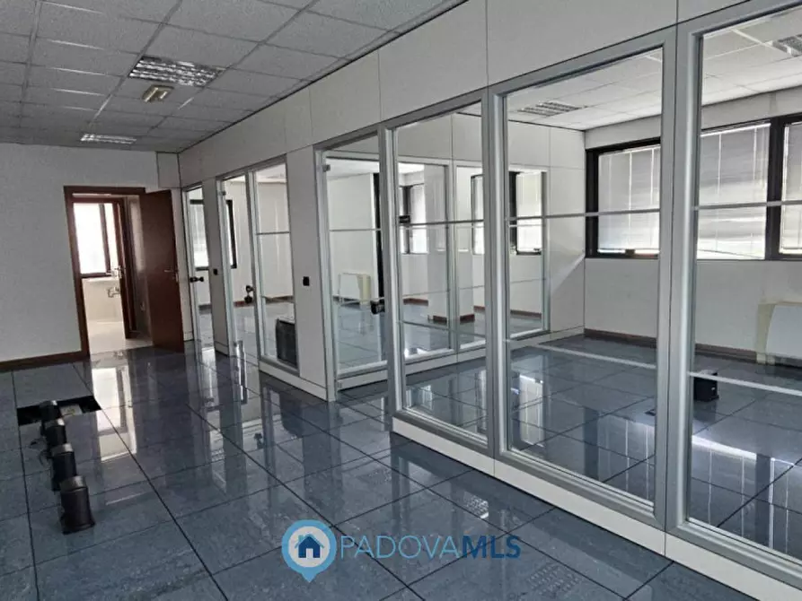 Immagine 8 di Ufficio in affitto  in Via Austria a Padova