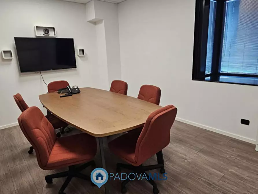 Immagine 12 di Ufficio in affitto  in Via Austria a Padova