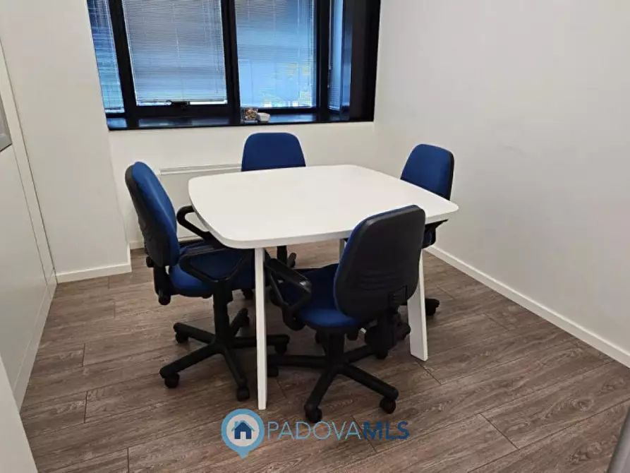 Immagine 13 di Ufficio in affitto  in Via Austria a Padova