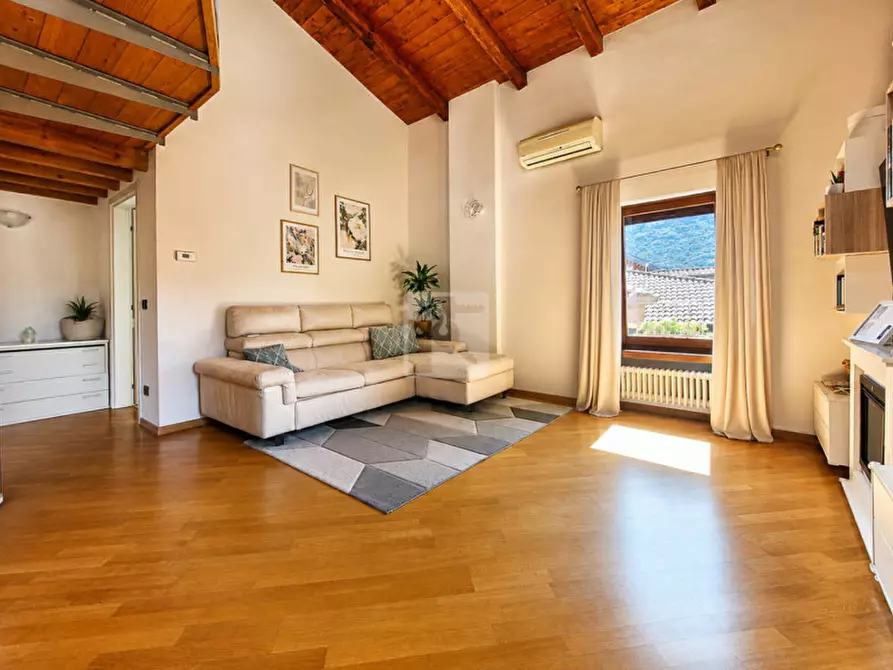 Immagine 1 di Appartamento in vendita  in Via Roma a Dro