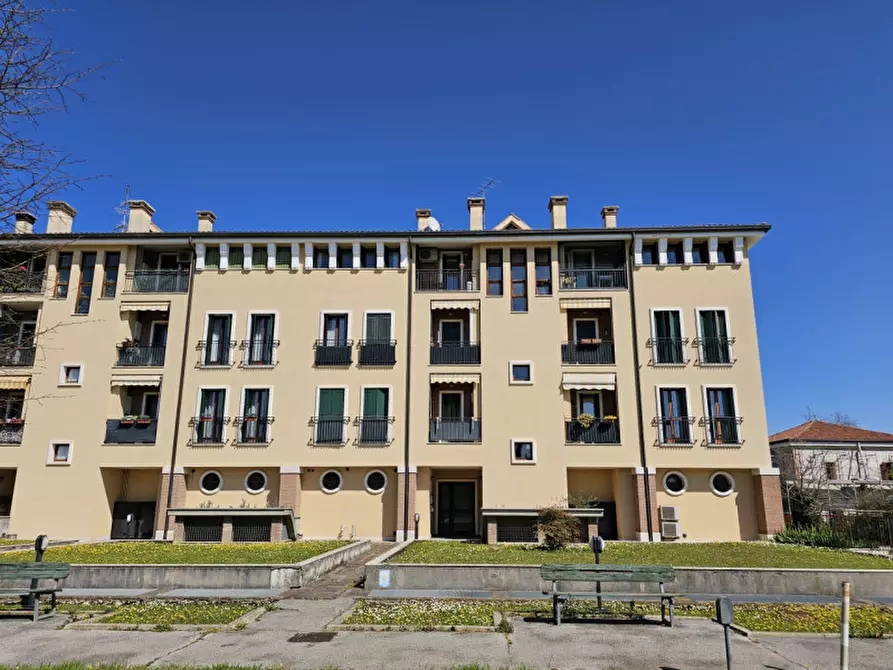 Immagine 23 di Appartamento in vendita  in VIA PAPA GIOVANNI XXIII a Este