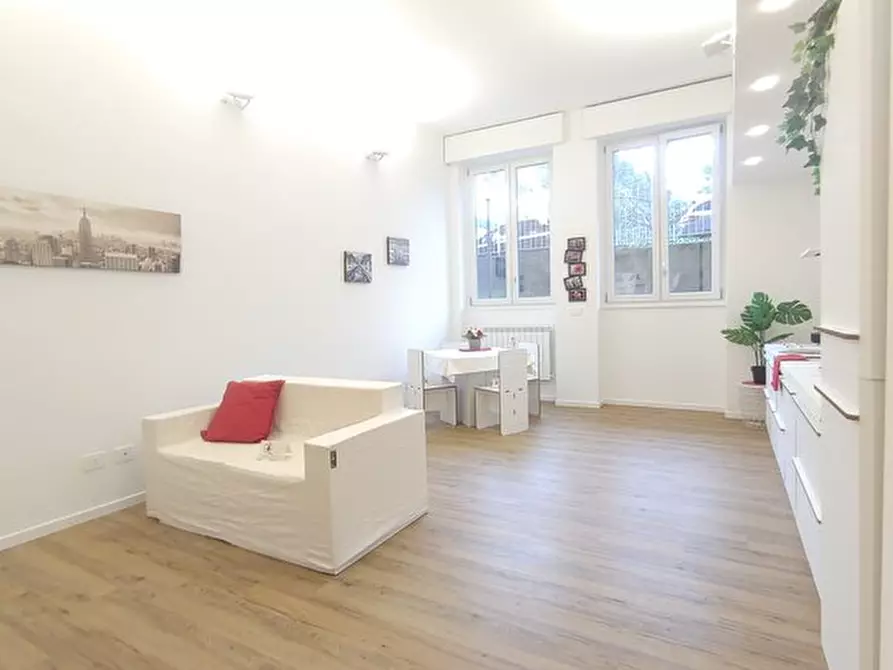 Immagine 1 di Appartamento in vendita  in VIA TOSI a Monza