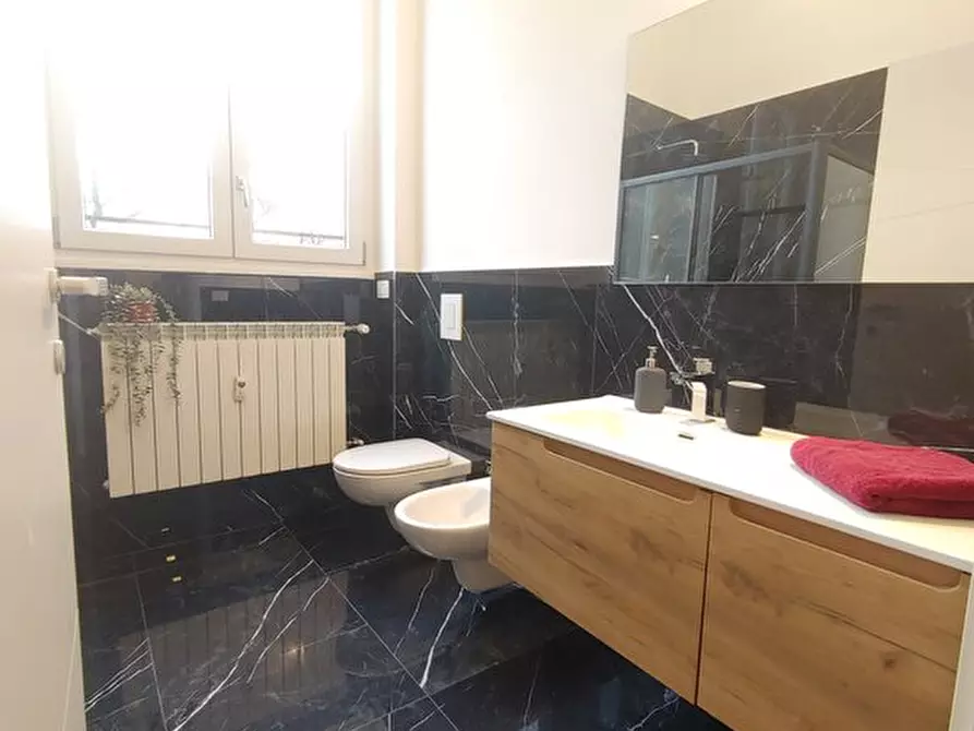 Immagine 6 di Appartamento in vendita  in VIA TOSI a Monza