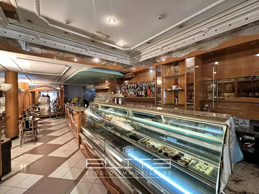 Immagine 6 di Negozio in vendita  in corso mazzini 82 a Ancona