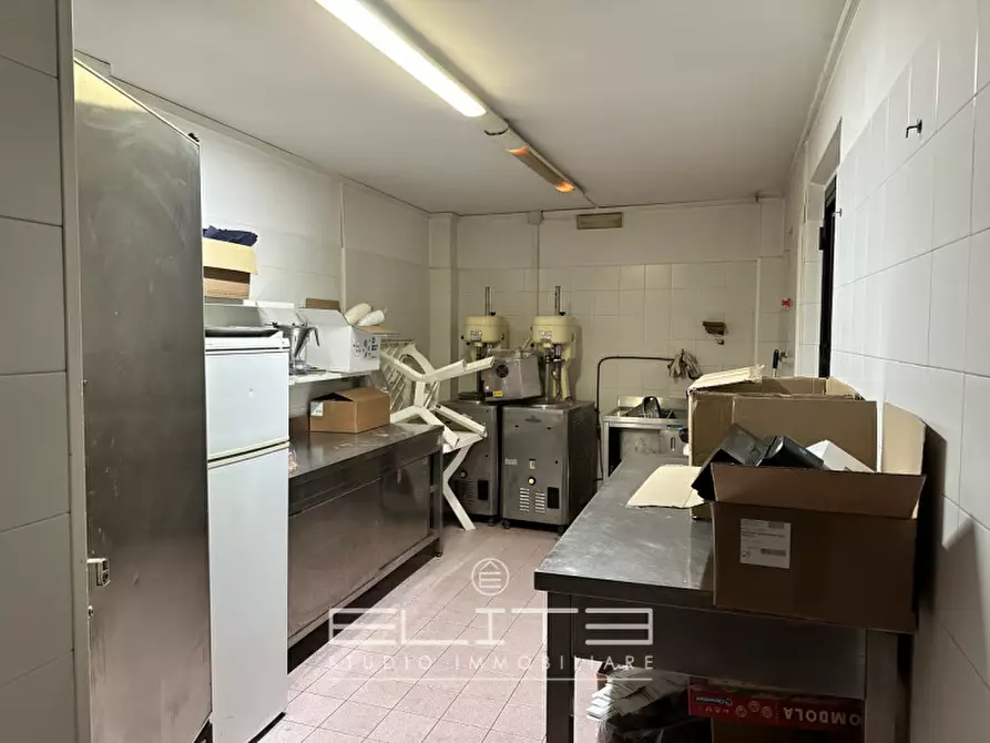 Immagine 7 di Negozio in vendita  in corso mazzini 82 a Ancona