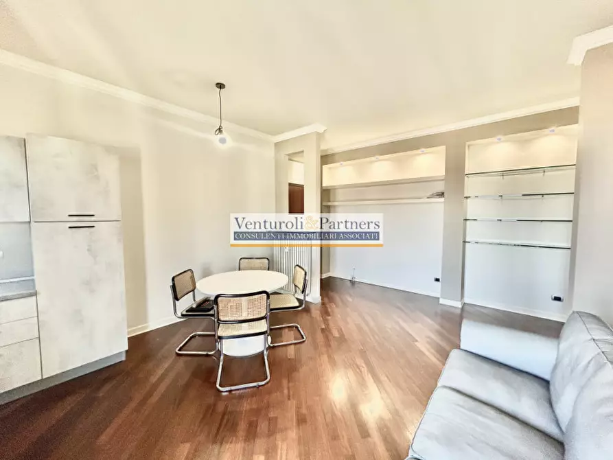 Immagine 3 di Appartamento in vendita  in Viale Dante Alighieri a Desenzano Del Garda