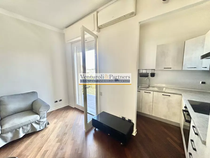 Immagine 4 di Appartamento in vendita  in Viale Dante Alighieri a Desenzano Del Garda