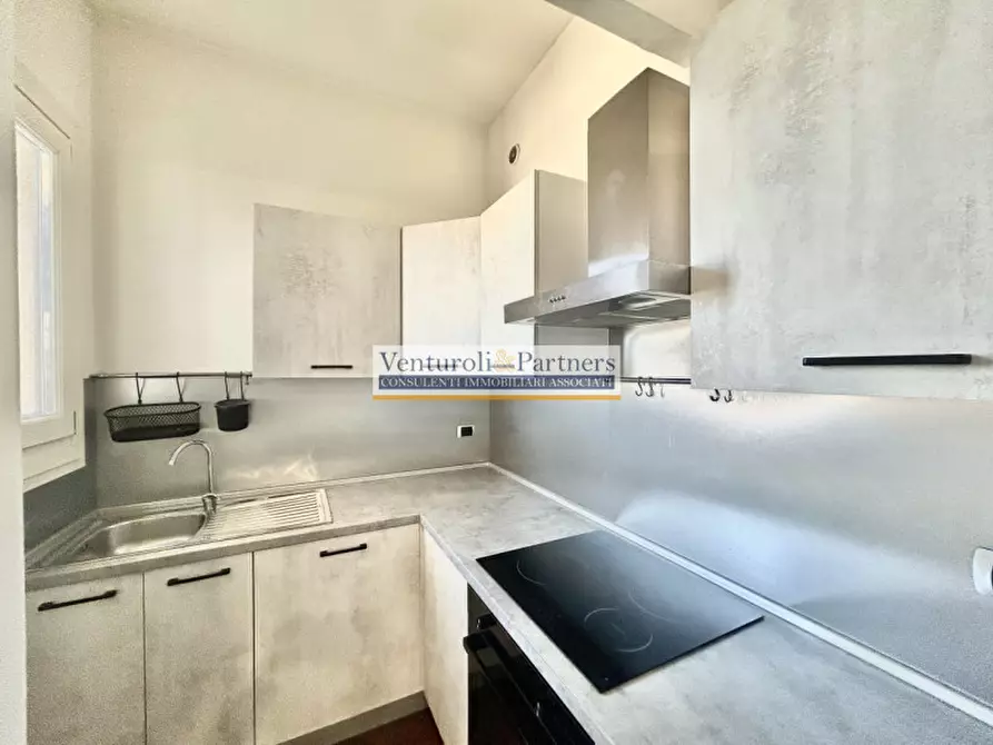 Immagine 5 di Appartamento in vendita  in Viale Dante Alighieri a Desenzano Del Garda