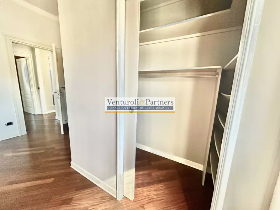 Immagine 7 di Appartamento in vendita  in Viale Dante Alighieri a Desenzano Del Garda