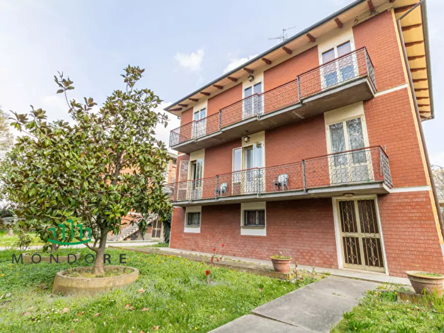 Immagine 1 di Palazzo in vendita  in VIA VINICIO PESCERELLI 82 a San Pietro In Casale