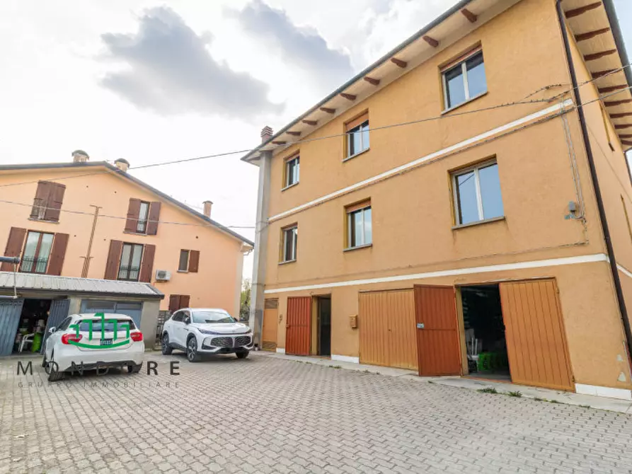 Immagine 38 di Palazzo in vendita  in VIA VINICIO PESCERELLI 82 a San Pietro In Casale