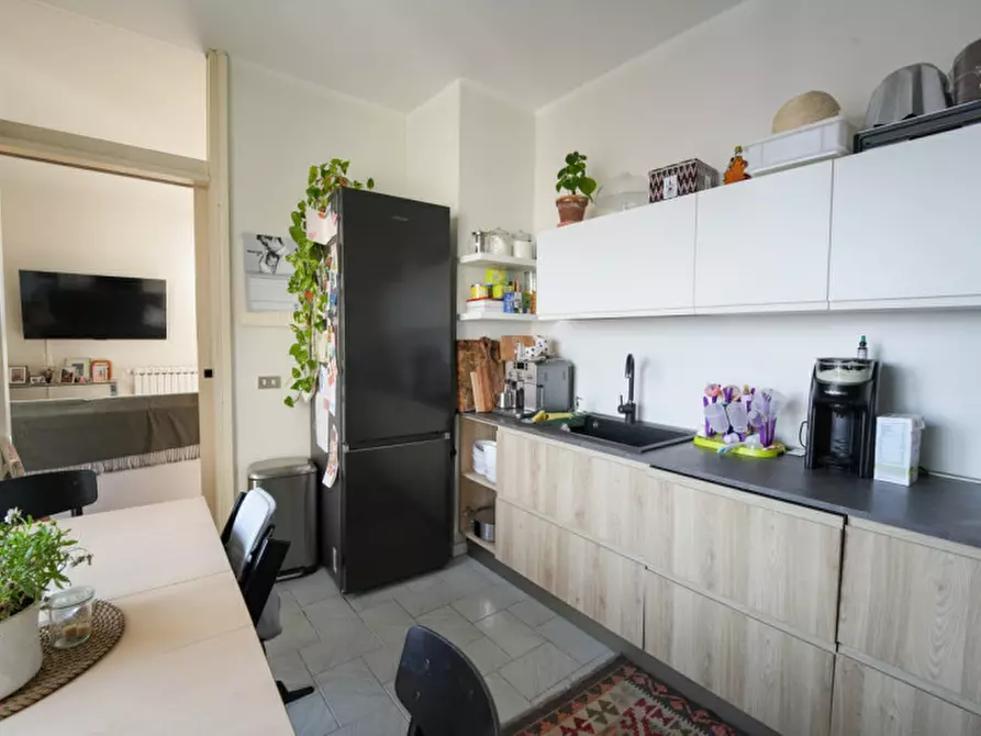 Immagine 11 di Appartamento in vendita  in Via Edison 5 a Biassono