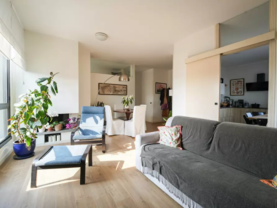 Immagine 13 di Appartamento in vendita  in Via Edison 5 a Biassono