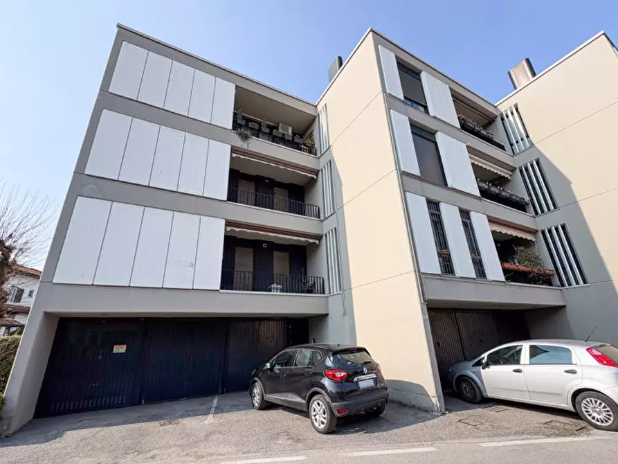 Immagine 42 di Appartamento in vendita  in Via Edison 5 a Biassono